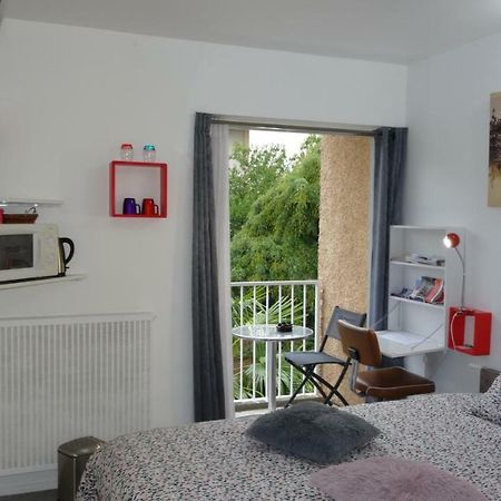 Chambre 1 Personne Et Studio 1 Personne Avec Entree Libre Et Salle De Bain Privee Коломье Экстерьер фото