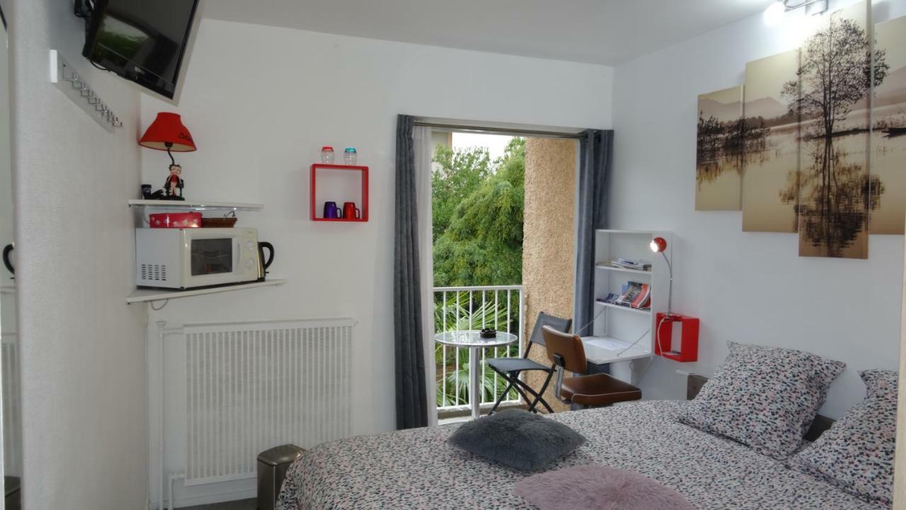 Chambre 1 Personne Et Studio 1 Personne Avec Entree Libre Et Salle De Bain Privee Коломье Экстерьер фото